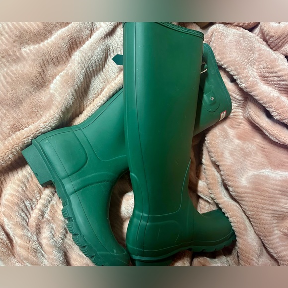 Hunter Shoes - Hunter Green Women's Waterproof Rain Boots Size 8